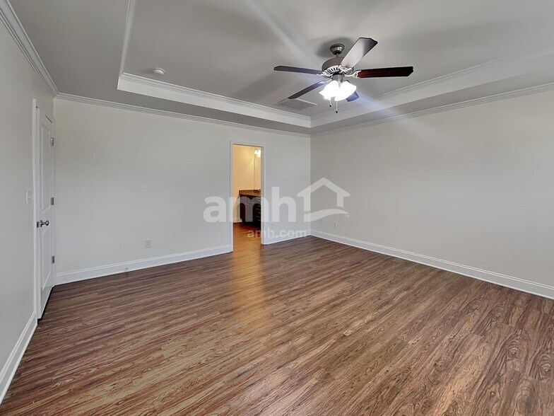Building Photo - 145 Twin River Dr
