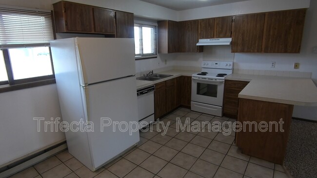 Building Photo - 4953 Basswood Dr