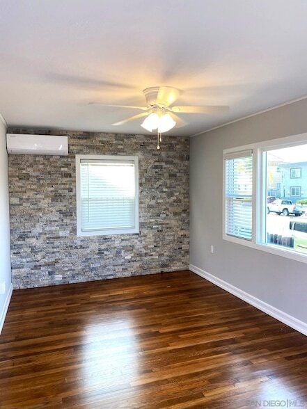 Building Photo - 1214 Robinson Ave