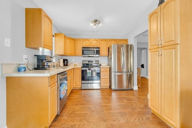 Building Photo - 1499 Yellowthroat St