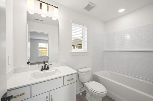 Building Photo - 3040 Poplar Farms Dr