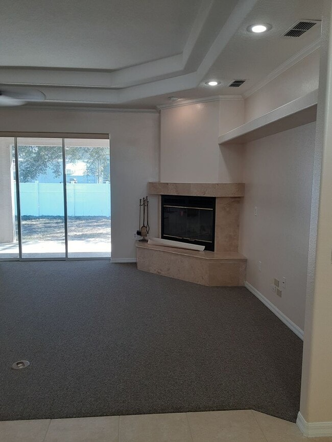 Building Photo - Beautiful & Private Residence