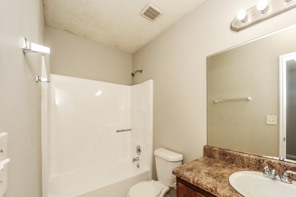 Building Photo - 2068 Sitser Ln