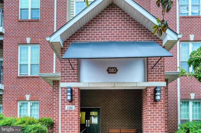 Building Photo - 1580 Spring Gate Dr.