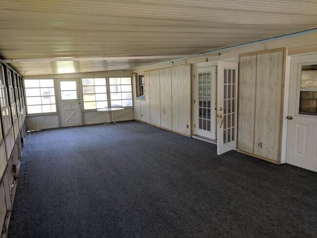 Building Photo - 34 E Azalea Cir
