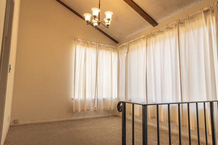 Building Photo - 7084 Via Ramada