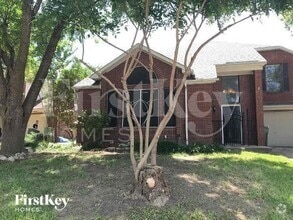Building Photo - 11 Atherton Ct