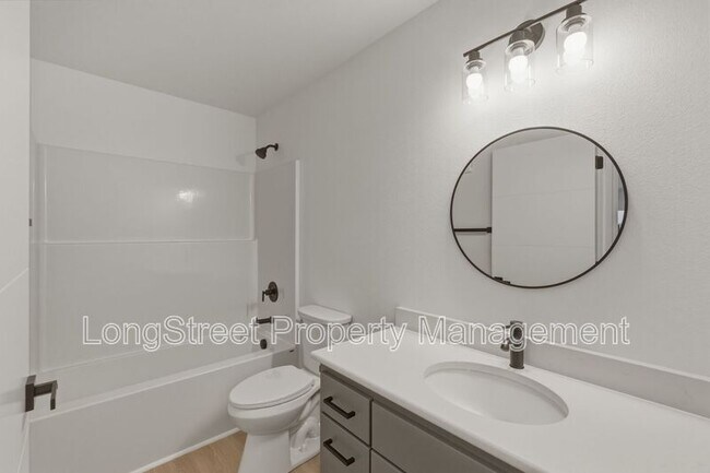 Building Photo - 816 S 19th St