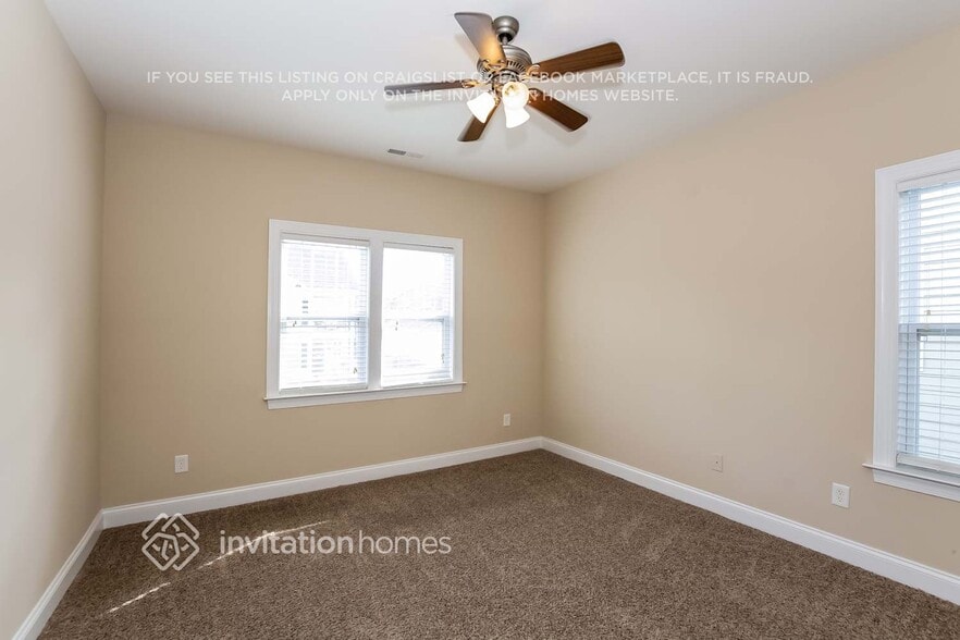 Building Photo - 6417 Hove Rd