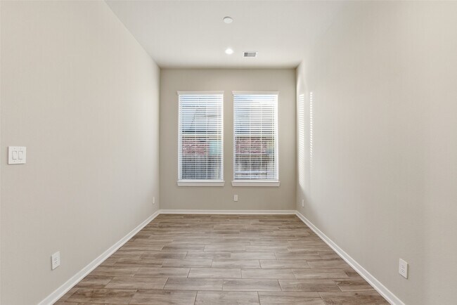 Building Photo - 9515 Willard Dr