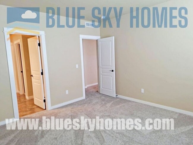 Building Photo - 11633 Baserri Dr