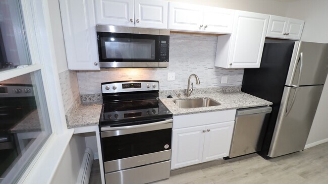 Building Photo - 139 Litchfield Pines Dr