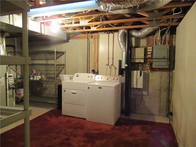 Building Photo - 40 Waterview Dr