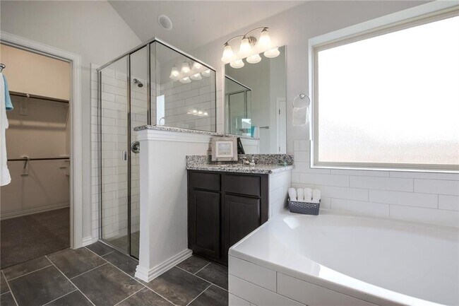 Building Photo - 708 Sunny Ridge Dr