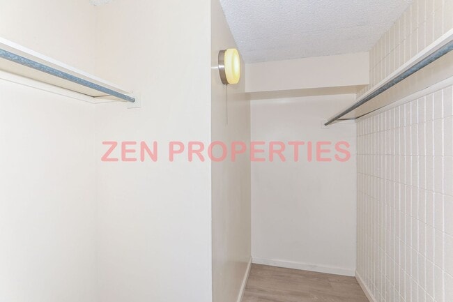 Building Photo - 1 Bdrm 1 Bath 1 Parking at Makiki Hillside