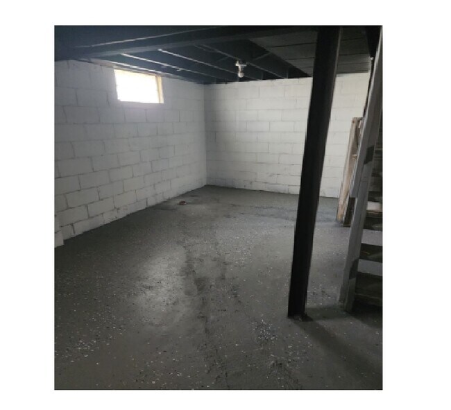 Building Photo - 19934 Rosemont Ave