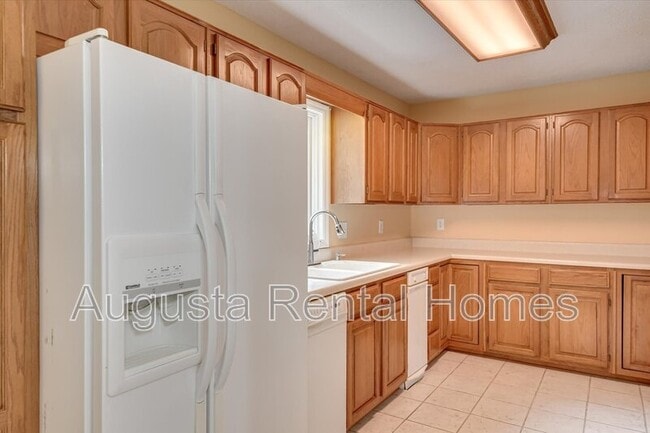 Building Photo - 106 Riverbend Dr