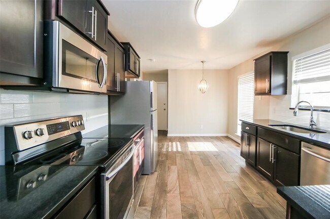 Building Photo - 13341 NW 84th St