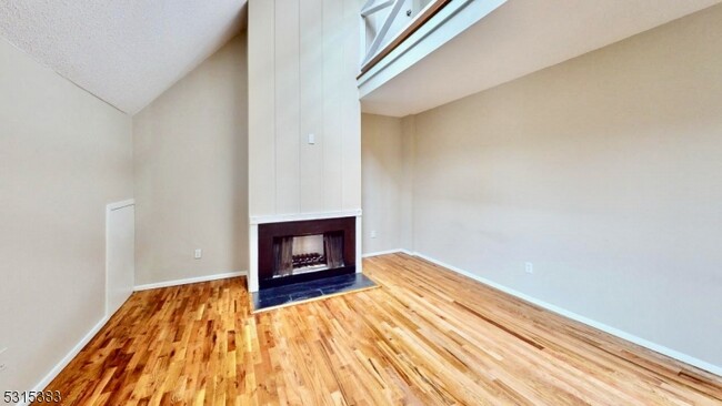 Building Photo - 2 Hackensack St