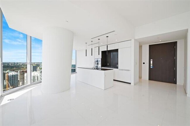 Building Photo - 300 Biscayne Blvd Way