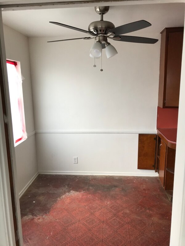 Dining Area - 7857 Crenshaw Blvd