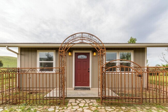Building Photo - Peaceful Country Casita in the Foothills – 1 Bed / 1 Bath