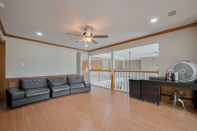 Building Photo - 1123 Horseshoe Dr