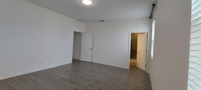 Building Photo - 1608 Sky Lks Dr