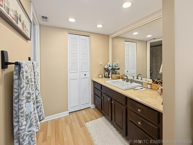 Building Photo - 9 Royal Palm Way