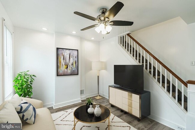 Building Photo - 724 Moyer St