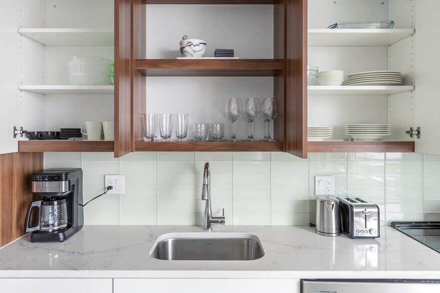 Building Photo - 20 Fourth Avenue-SI ID6049A