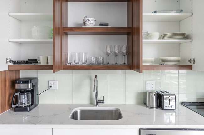 Building Photo - 646 Ocean Ave