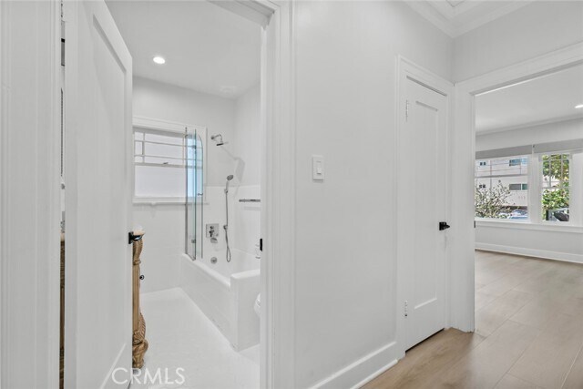 Building Photo - 408 W Dryden St