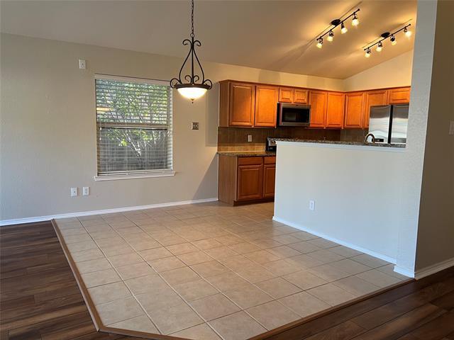 Building Photo - 1535 Sleepy Hollow Dr