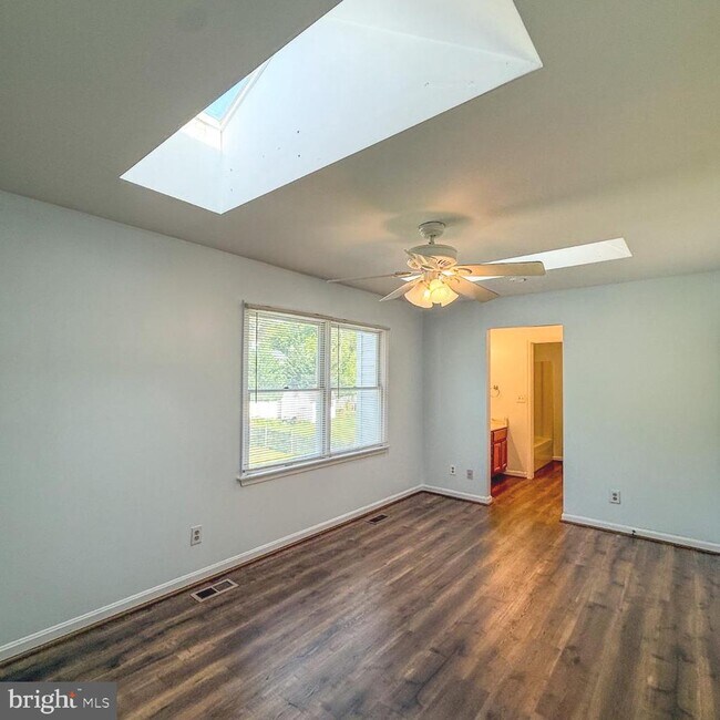 Building Photo - 3910 Red Leaf Ct