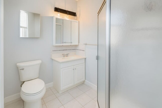 Building Photo - Spacious 4BR Home with Garage in Northeast Philadelphia