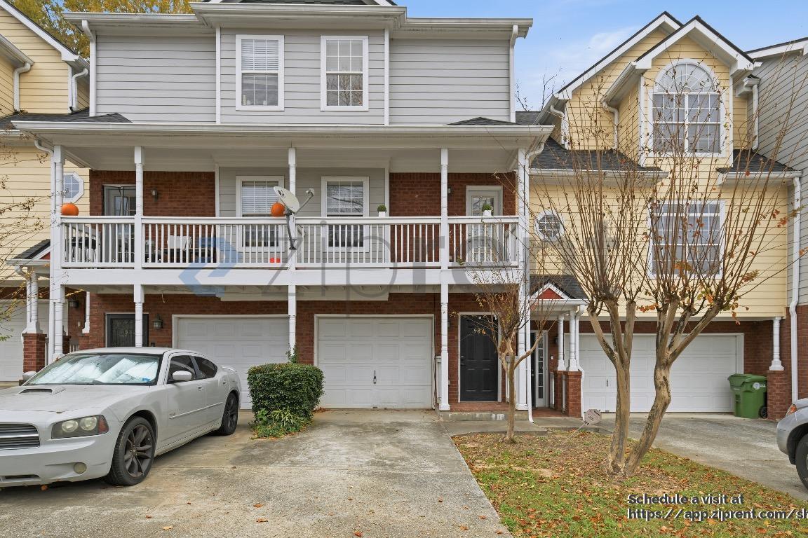 Building Photo - 584 Windsor St SW