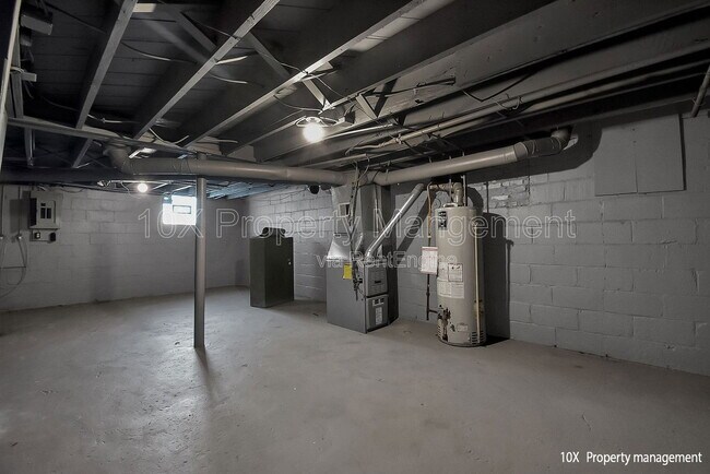 Building Photo - 532 S Terrace Ave