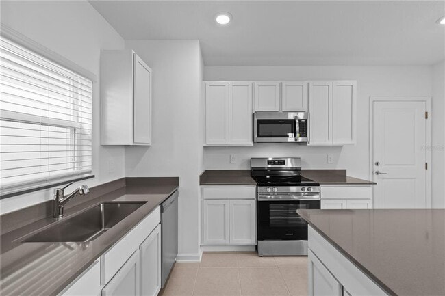 Building Photo - 7452 Ivy Tendril Ave