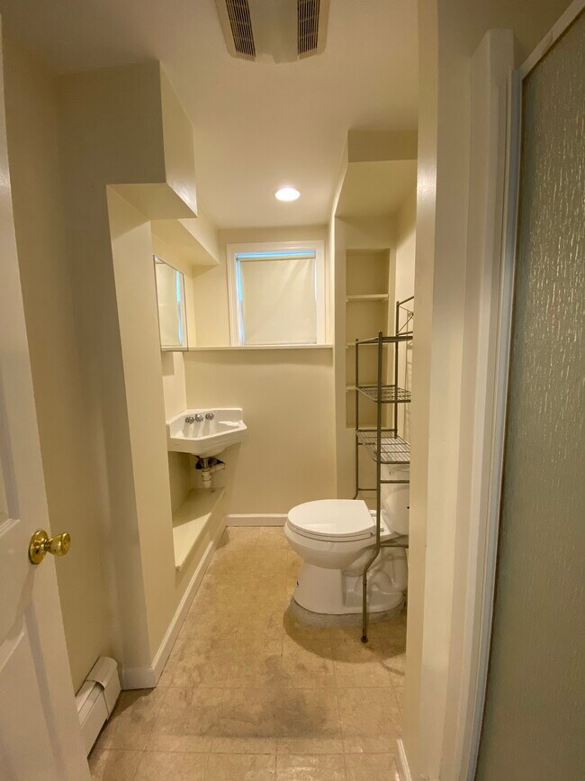 Building Photo - 247 South St