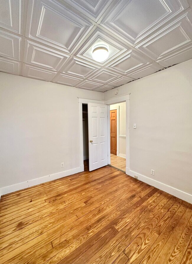 Building Photo - 104 3rd Ave