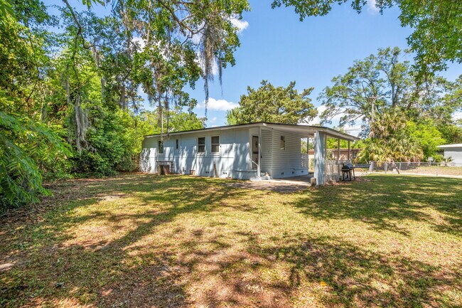 Building Photo - 1254 De Paul Dr