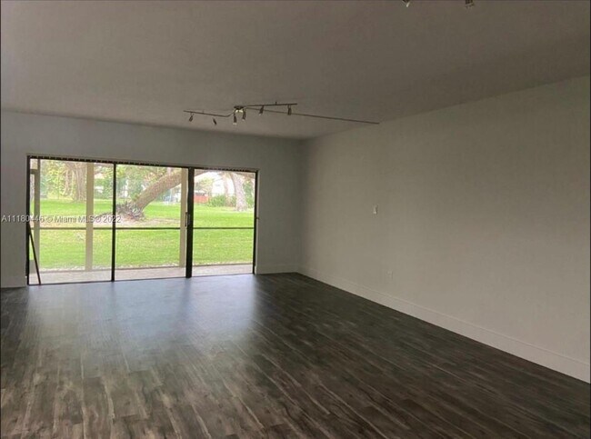 Building Photo - 461 Ives Dairy Rd