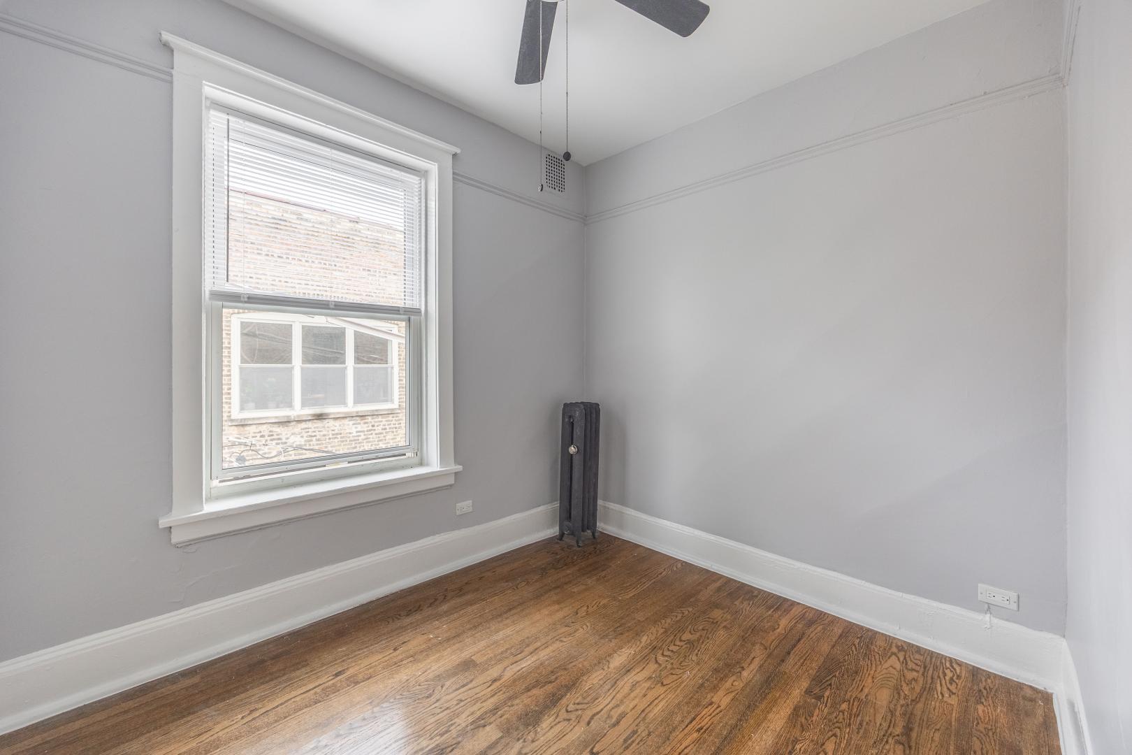 Building Photo - 1251 W Rosemont Ave