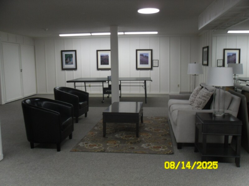 Building Photo - 5575 E Evergreen Blvd