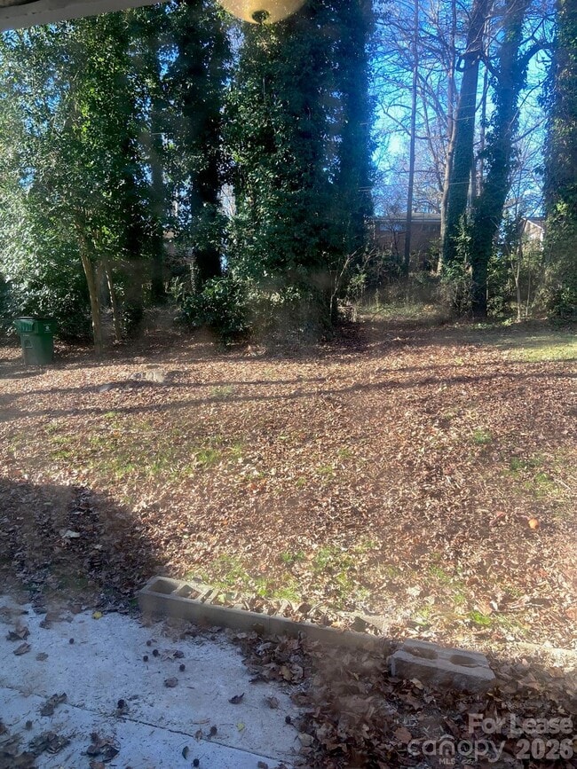 Building Photo - 526 Blendwood Dr