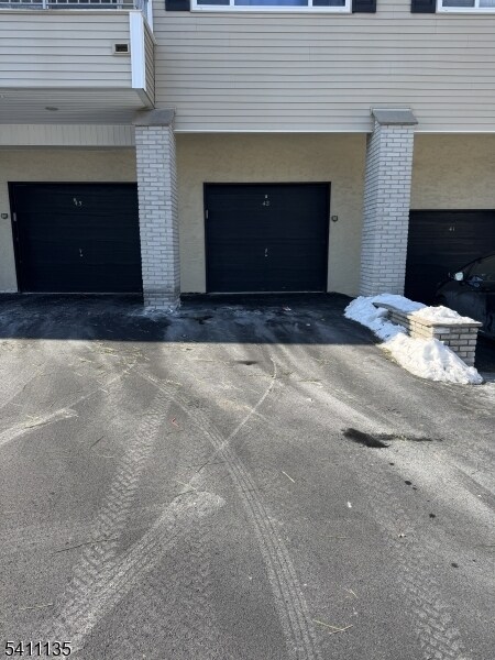 Building Photo - 50 W Lindsley Rd