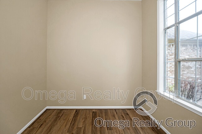 Building Photo - 2130 Forest Lakes Ln