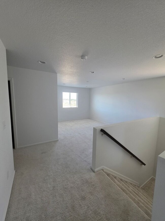 Building Photo - ALL PROSPECTIVE TENANTS MUST SUBMIT A $58 NON-REFUNDABLE APPLICATION FEE PER APPLICANT ONLINE AND...