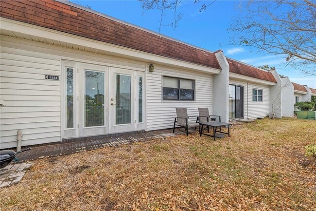 Building Photo - 9224 Mission Oaks Blvd